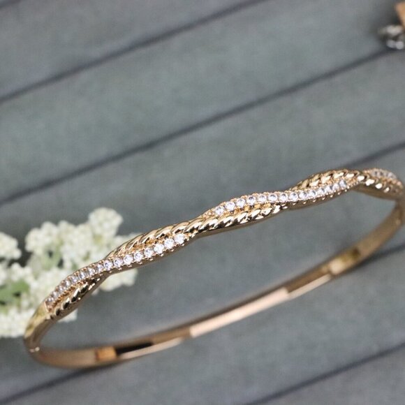 Elegant Rose Gold Bangle with Sparkling Twisted Chain Design, XPBL0509 - Picture 1 of 12